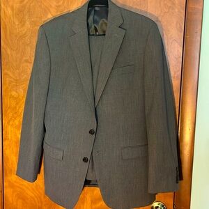 Grey Haggar Suit, 40R jacket, 34W 32L pants